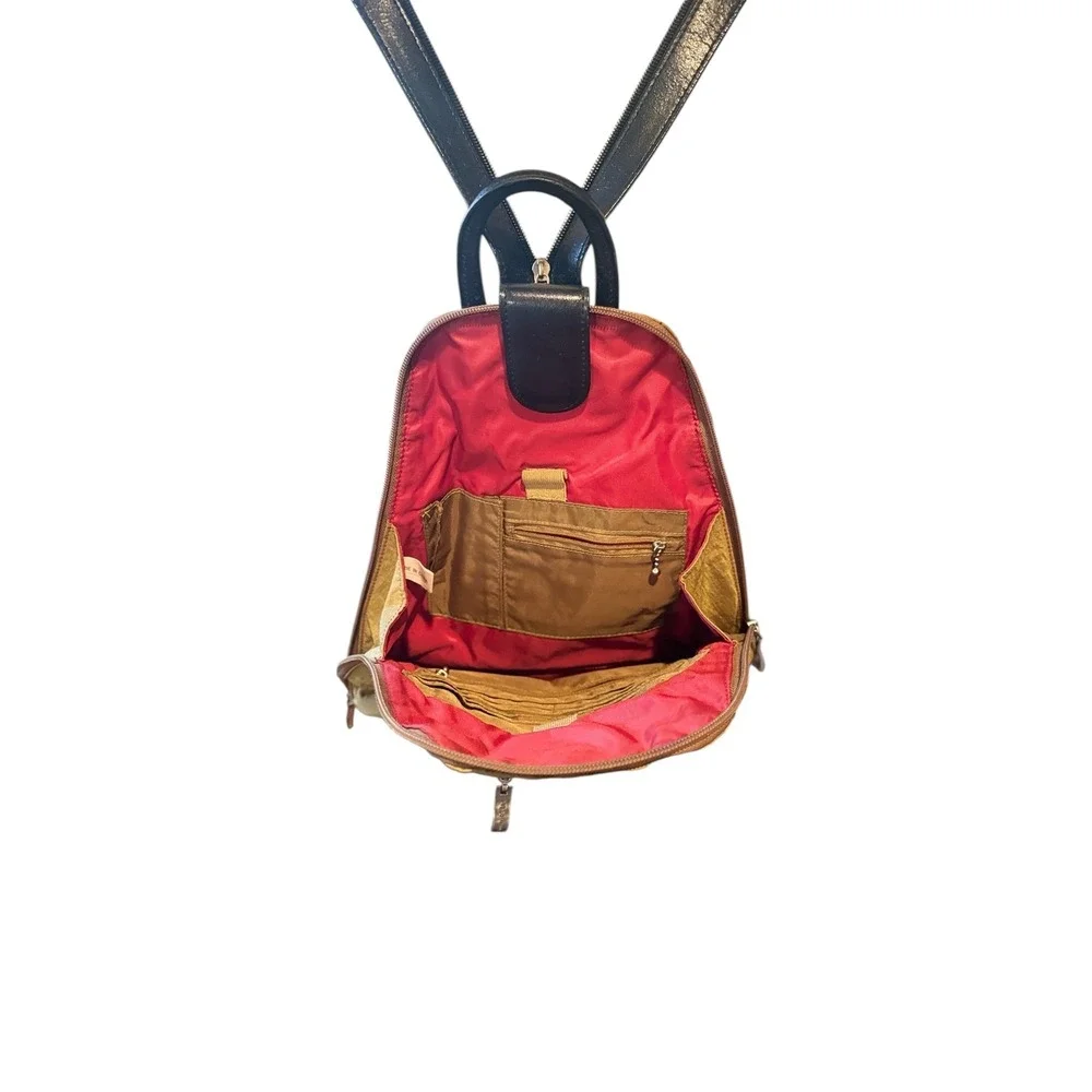 Baggallini Tan Crinkle Nylon Convertible Backpack Sling Bag‎ Organizer Purse